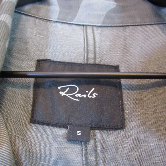 Rails Collins Camo Rose Patch Linen Jacket - Picture 2 of 12